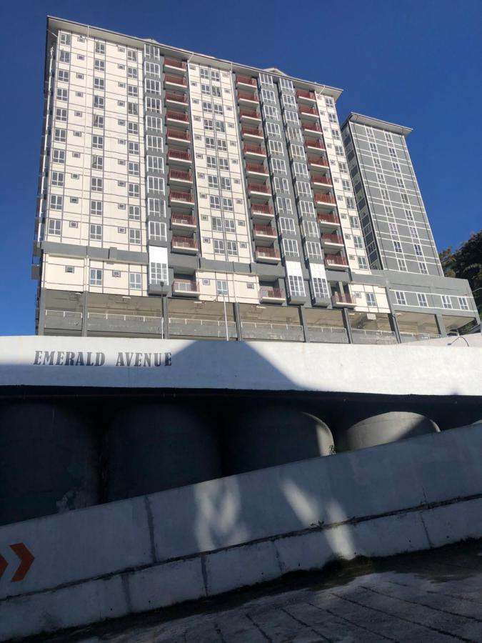 Ramadhina Eagle Eye View Home2Stay Emerald Avenue 伯恩仓 外观 照片